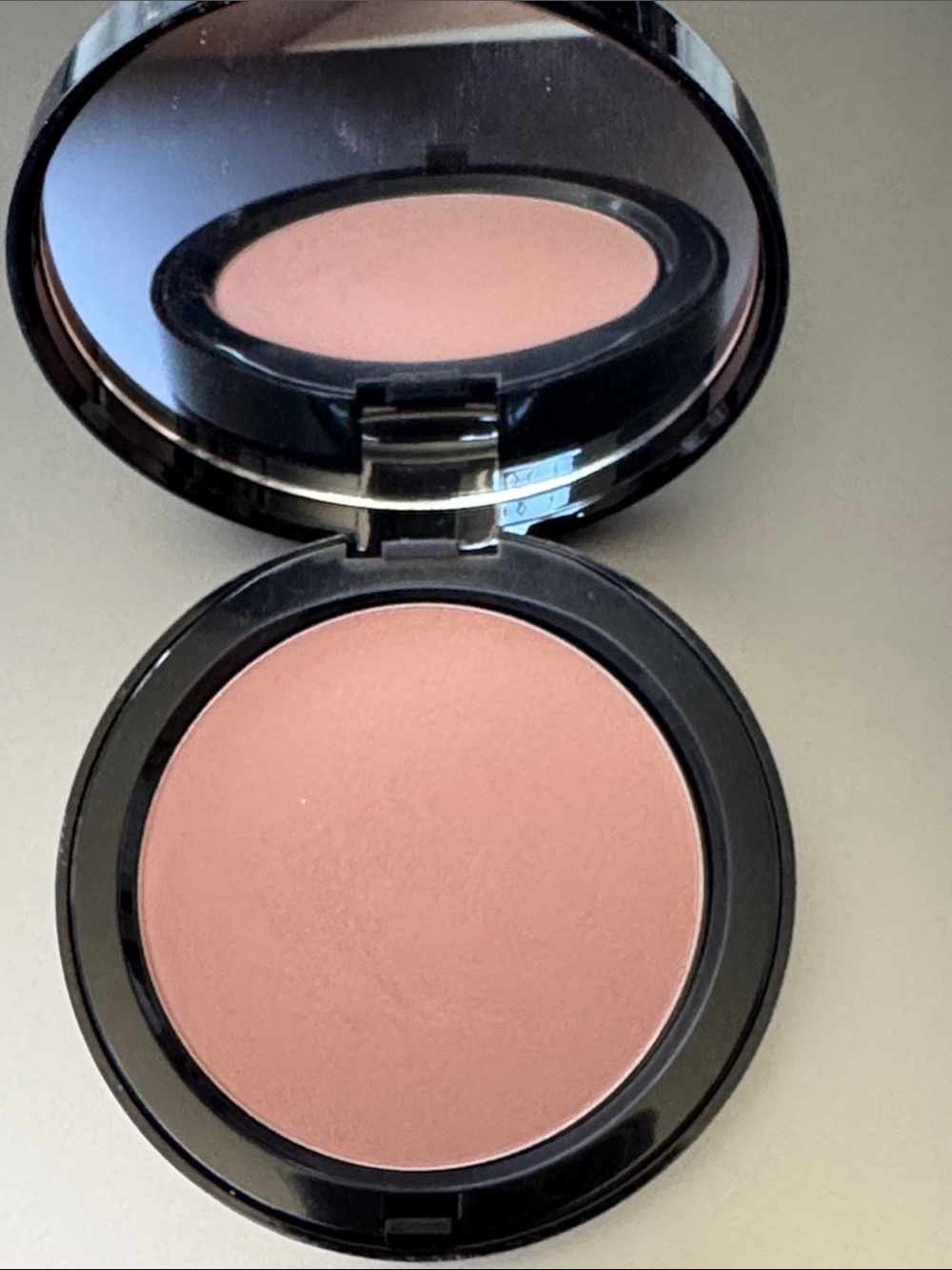 Bobbi Bronzing Powder - Picture 3 of 4